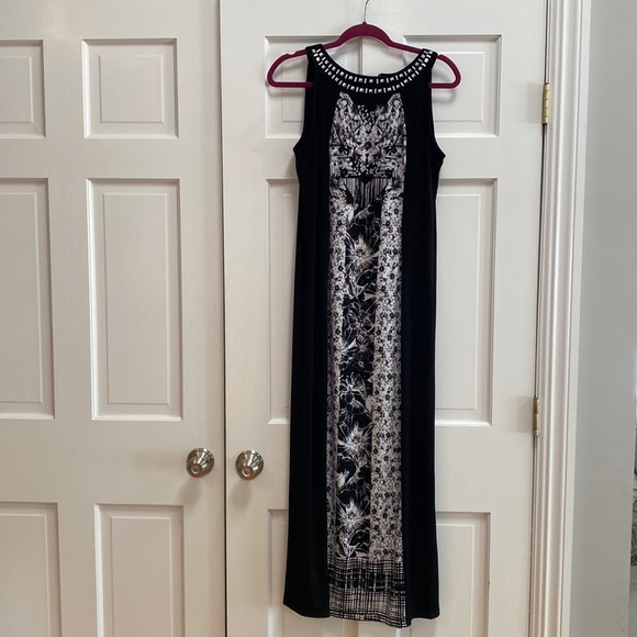 New black & white maxi with silver stud accents-smoke free home - Picture 1 of 4